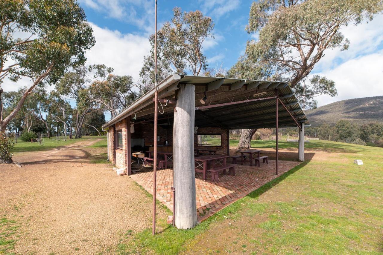 Grampians Pioneer Cottages Halls Gap Extérieur photo